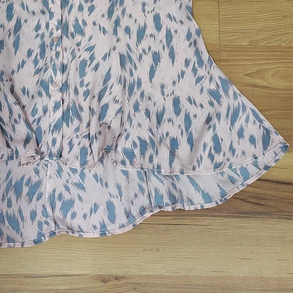 Pink and Gray Ladies Size Medium Dressy Blouse, Ladies Button Down Top - Picture 7 of 9